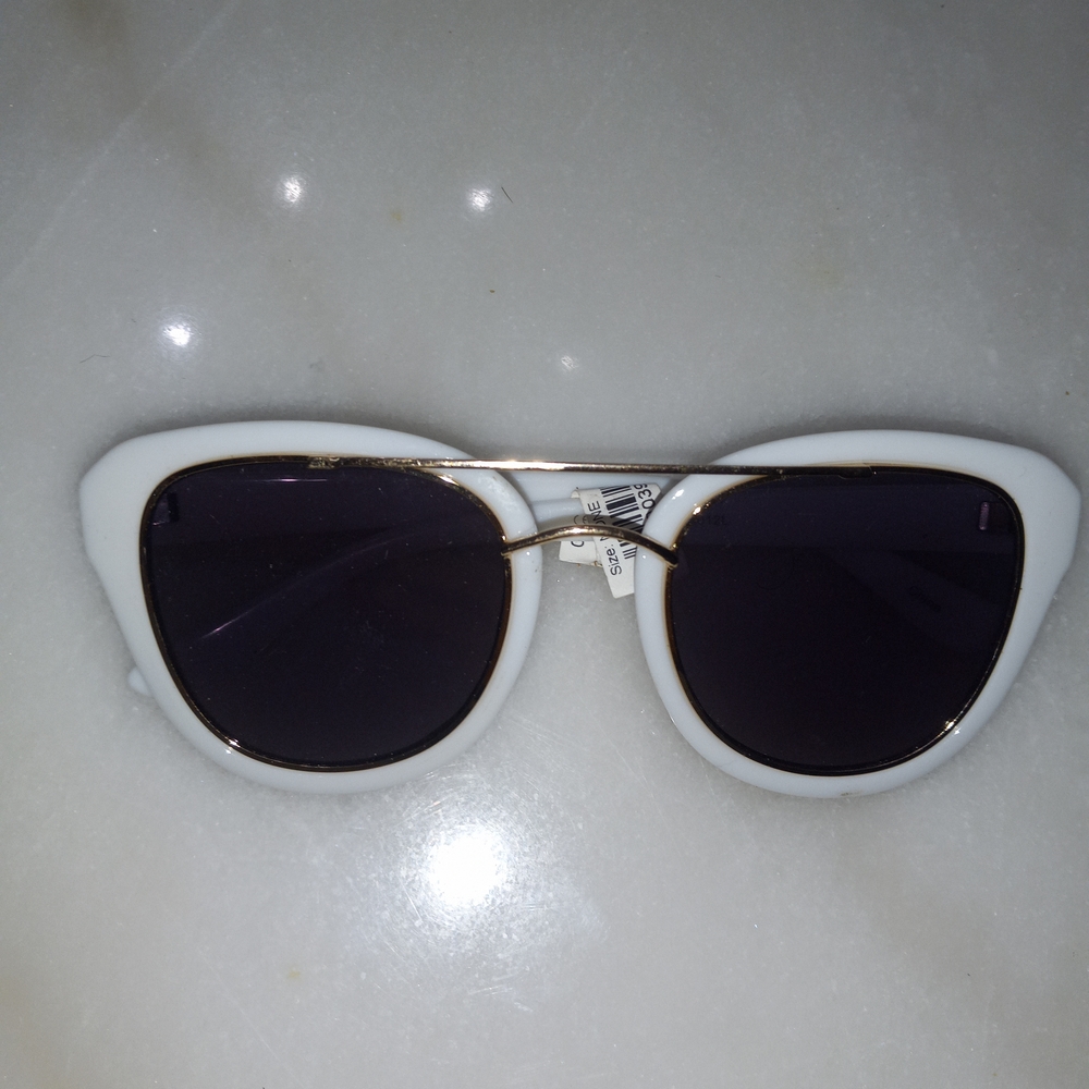 Nordstrom White and Black Wayfarer Sunglasses